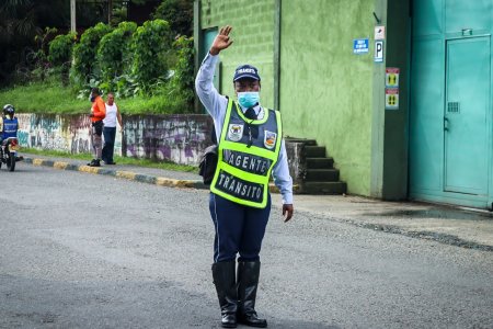 Personal operativo de Tránsito en Buenaventura garantiza libre movilidad para elecciones presidenciales en segunda vuelta