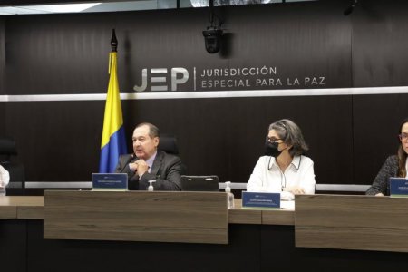 La JEP abre macrocaso 10 para investigar los graves crímenes e infracciones al DIH cometidos por las FARC-EP