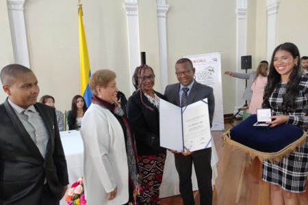 La gestora social de Buenaventura Edith Obando Angulo, recibió reconocimiento de la Comisión de Equidad de Género del Congreso de la República