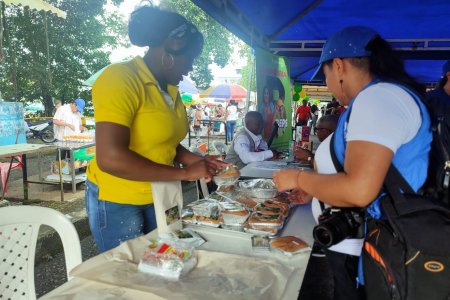 Con mercado popular se reactivó la economía del sector campesino y emprendedor desde el barrio La Independencia