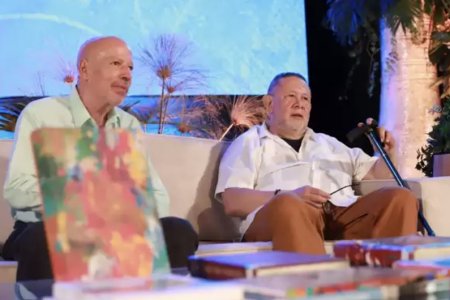Explorar la literatura gay me salvó la vida, dice el escritor Jaime Manrique, quien maravilló al público del Festival Oiga Mire Lea