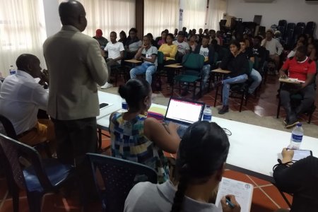 Rector de la Unipacífico aclaró inquietudes de estudiantes sobre el tema de registros calificados
