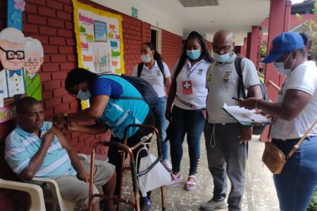 La Secretaría de Salud de Buenaventura adelantó jornada de vacunación dirigida a la población de personas mayores en los centros de larga estancia