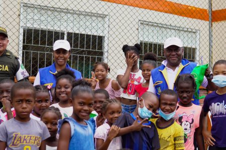 El EPA Buenaventura entregó a 250 ni&ntilde;os de Pampalinda agendas y cuadernos ambientales