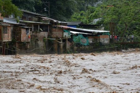 Por ola invernal citan al director de la CVC