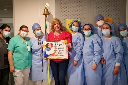 Gobernadora del Valle, Clara Luz Roldán, tocó la campana de la victoria en su batalla contra el Cáncer