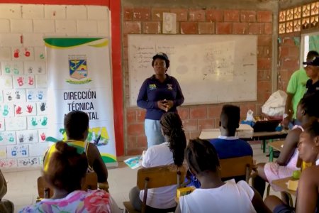 La comunidad de la vereda Humanes Mar en Buenaventura fueron capacitados en educación ambiental