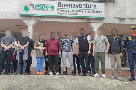 Fue interceptada en la bahía interna de Buenaventura una lancha con 21 migrantes asiáticos