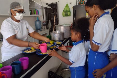 Comenzó a operar el Programa de Alimentación Escolar en el Distrito Especial de Buenaventura
