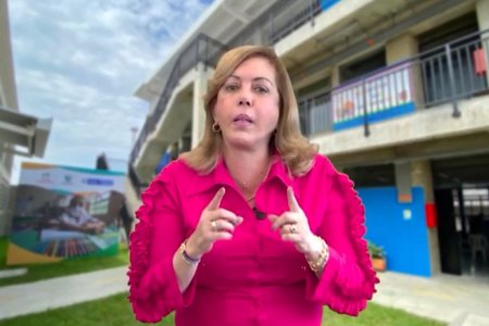 Felicitaciones a los maestros, quienes educan no solo a una generación, sino a todo un departamento