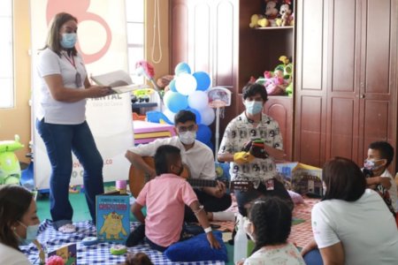 Una jornada de sonrisas y lectura vivieron ni&ntilde;os hospitalizados en el HUV en compa&ntilde;ía de la Biblioteca Departamental