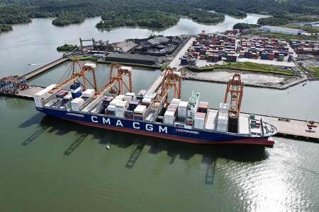 El Puerto Aguadulce recibió al buque CMA CGM Liberty, un hito en la sostenibilidad marítima con gas natural licuado