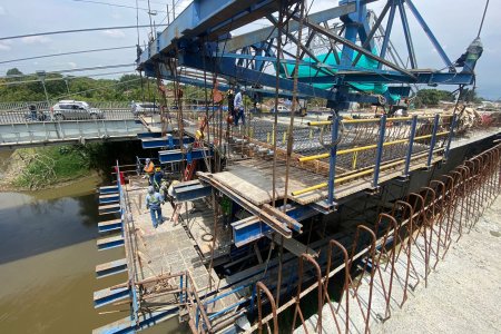 Obras del nuevo puente de Juanchito avanzan con normalidad, por control de calidad se demolerá una dovela
