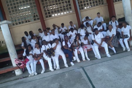 Funcionarios de la Secretaría de Educación socializan a estudiantes de colegios oficiales problemática de la deserción escolar y las causas