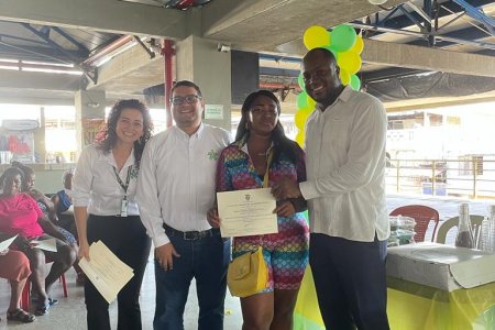 40 cocineras de la Plaza de Mercado 'José Hilario López' en Buenaventura fueron capacitadas en servicio al cliente