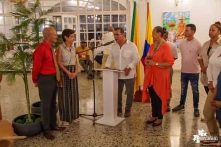 Acuarelistas de San Cipriano y el Hotel Estación dieron apertura la exposición Destino y Arte en el Pacífico
