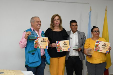 Premio Nacional Colibrí para la gobernadora Clara Luz Roldán por Gestión Turística