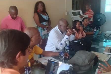 Funcionarios del Mineducación revisan avances de procesos en la Secretaría en la Secretaría de Educación de Buenaventura