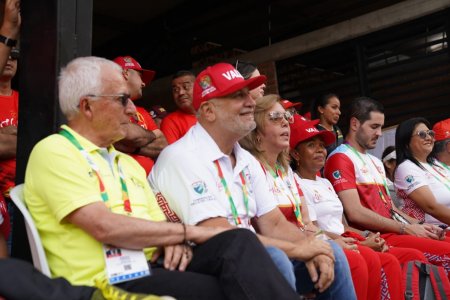 Gobernadora del Valle se destaca como la única dirigente que acompa&ntilde;a a su delegación en los Juegos Nacionales 2023