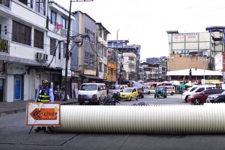Por obras de alcantarillado y repavimentación de la calle Argentina cerca al Pascual, fueron implementados desvíos en este sector de Buenaventura