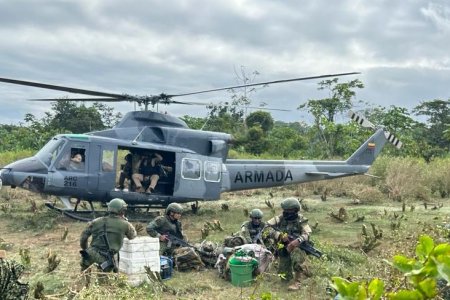 La Armada de Colombia brinda seguridad a comunidad asentada sobre el río Raposo en Buenaventura