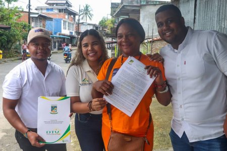 La Alcaldía Distrital entregó 40 títulos de propiedad en el barrio Caldas en Buenaventura