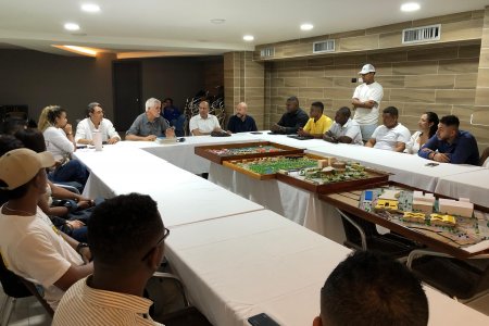 El exalcalde de Bogotá, Enrique Pe&ntilde;alosa, experto en temas urbanísticos, cumplió agenda en Buenaventura