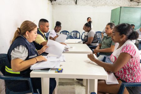 La Alcaldía Distrital de Buenaventura promueve la legalización de mineros en Sombrerillo para impulsar el desarrollo económico