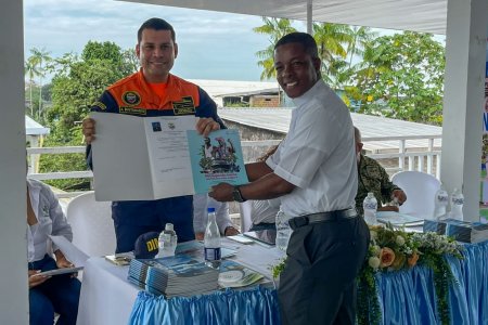 Certifican con doble titulación a 24 motoristas costaneros y fluviales en Guapi