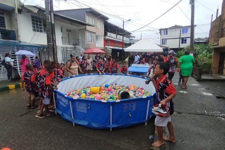Ni&ntilde;os, ni&ntilde;as y vecinos del barrio Juan XXIII en Buenaventura disfrutaron de una ma&ntilde;ana de recreación y lúdica
