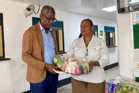 La Alcaldía Distrital de Buenaventura refuerza la atención humanitaria y seguridad en Bazán La Bocana