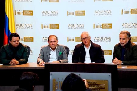 Gobierno radicó nuevamente Consulta Popular en el Senado, esta vez con 16 preguntas, cuatro de salud