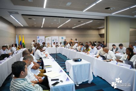 La Gobernadora del Valle impulsa el acueducto de Buenaventura como propósito nacional a través de obras por impuestos