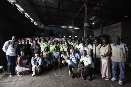 Recicladores de Quibdó recibieron materiales para fortalecer su trabajo, la economía y la paz