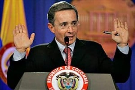 Juzgado condena a Álvaro Uribe Vélez a doce a&ntilde;os de prisión domiciliaria por soborno y fraude procesal