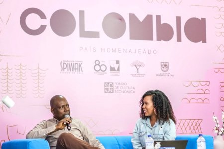 En la FILCali se presentó el libro "Polvo en el Aire" del profesor Wilson Caicedo