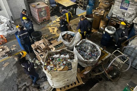 Destruidas más de 19 toneladas de licores y cigarrillos incautados en el Valle del Cauca