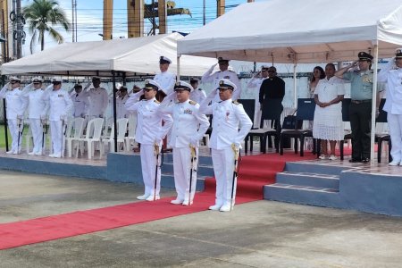 Buenaventura reconoce gestión del comandante saliente del Batallón Fluvial No. 24 y recibe a su nuevo jefe militar