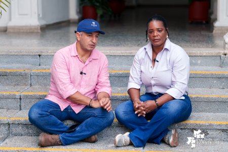 El Ministro de Justicia anunció desde Buenaventura un decreto para dignificar la labor de mujeres buscadoras en Colombia