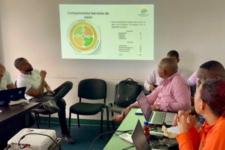 La Alcaldía Distrital de Buenaventura avanza en acuerdos para mejorar el servicio de aseo en la ciudad