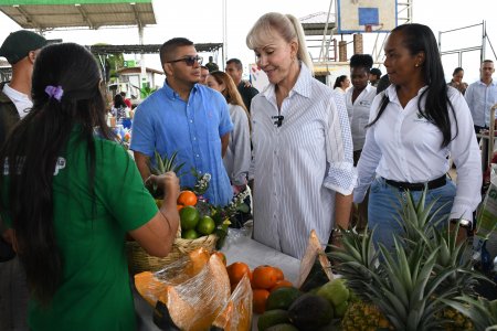 La Gobernación del Valle del Cauca entrega equipos y maquinaria a 1.134 productores campesinos en la quinta fase de Valle Agro