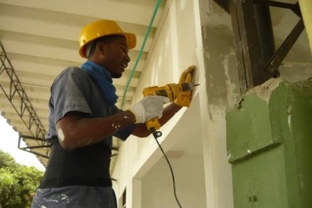 En Buenaventura, aprendices SENA construyen Punto de Atención al Ciudadano