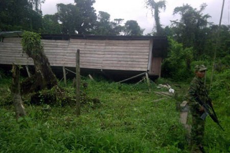 Armada Nacional apoya labores en poblaciones afectadas por el sismo del 9 de febrero