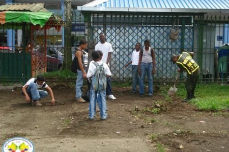 JORNADA DE ASEO PARA EL PARQUE NÉSTOR URBANO TENORIO, FUE UN ÉXITO