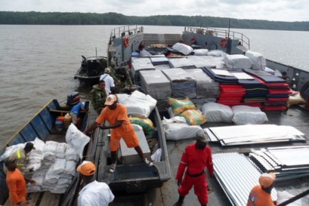 Armada Nacional entregó ayudas humanitarias en Timbiquí