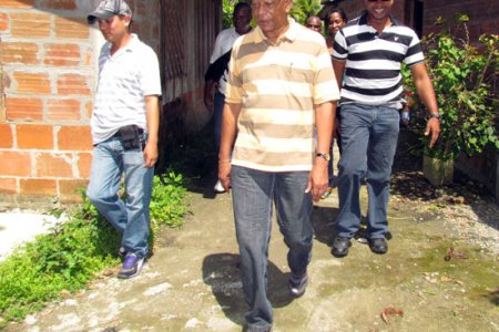 Alcalde Bartolo Valencia se apersona de problemática que afecta a los habitantes de Juanchaco y Ladrilleros