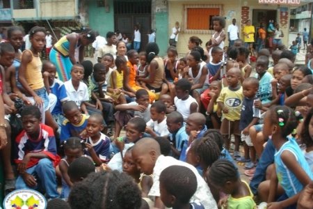 MÁS DE 2000 NIÑOS Y NIÑAS FUERON ATENDIDOS EN JORNADA CIVICO HUMANITARIA EN EL BARRIO ALBERTO LLERAS