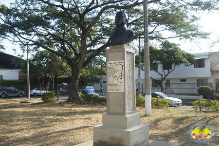 Con busto, caleños ya rinden tributo perenne a Petronio Álvarez "El Cuco"