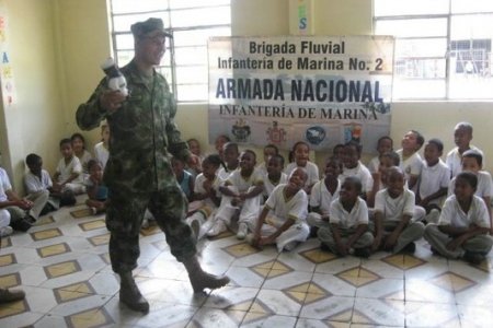 CAMPAÑAS LÚDICAS EN ESCUELAS LIDERADAS POR LA INFANTERÍA DE MARINA EN BUENAVENTURA
