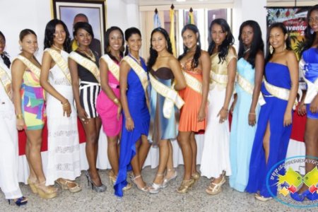 Candidatas a título de Señorita Buenaventura participaron de la rueda de prensa organizada por el Comité de Reinas